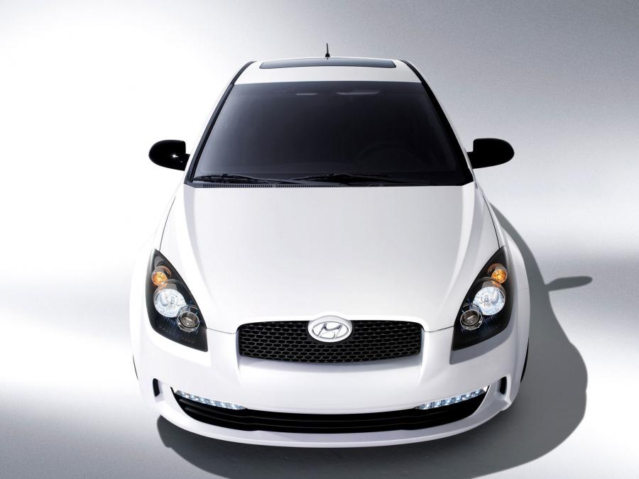  Hyundai Accent SR Concept 2005 года  (фото 7 из 14)